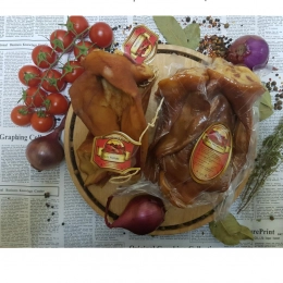 Bunghez urechi de porc  fierte si condimentate
